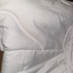 White queen size duvet NEW