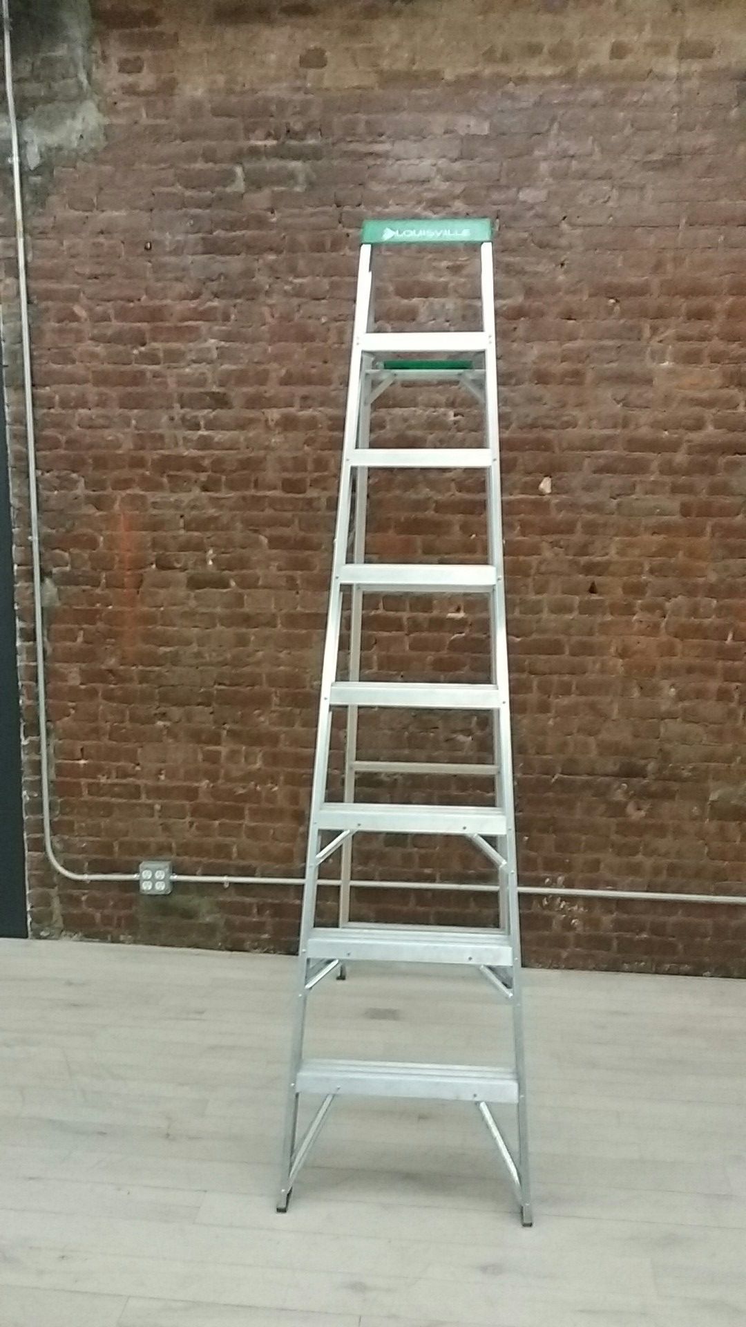 Louisville 8 Ft Ladder