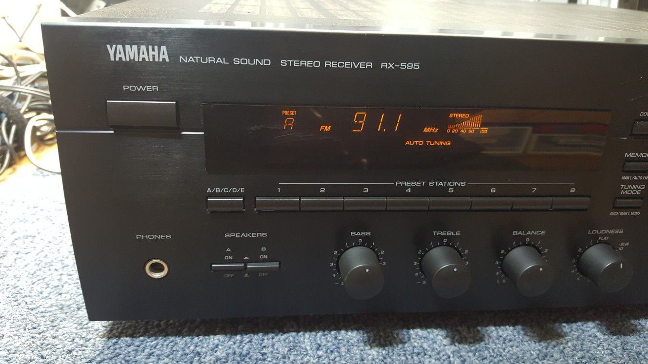 Yamaha Sony Pioneer Technics Sansui Stereo Receiver Turntable Speakers