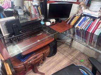 L-shaped glass Desk