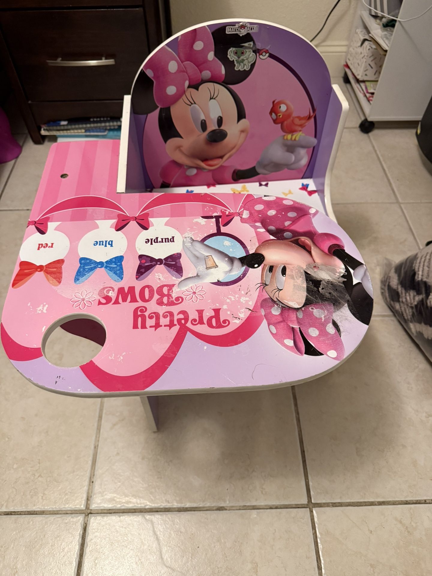 Minnie Mouse children chair desk