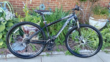 Super Nice 29" Diamondback Overdrive Dual Disc Brakes 24 Speed Rapid Trigger Shifter Dual Disc Brakes locking front fork suspension Medium size Frame 