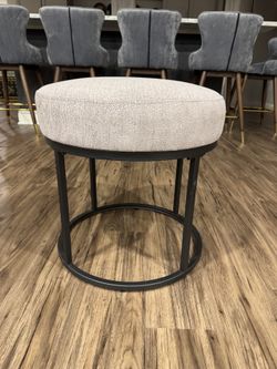 10 Cushion Top Stools - 1.5 Ft
