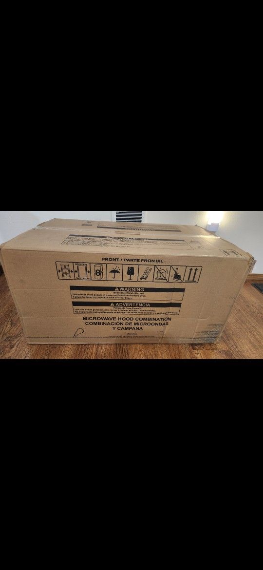 d
KitchenAid Flush Built-In 1.1-cu ft
1800-Watt Air Fry 30-in Over-the-Range Microwave with Sensor $600 