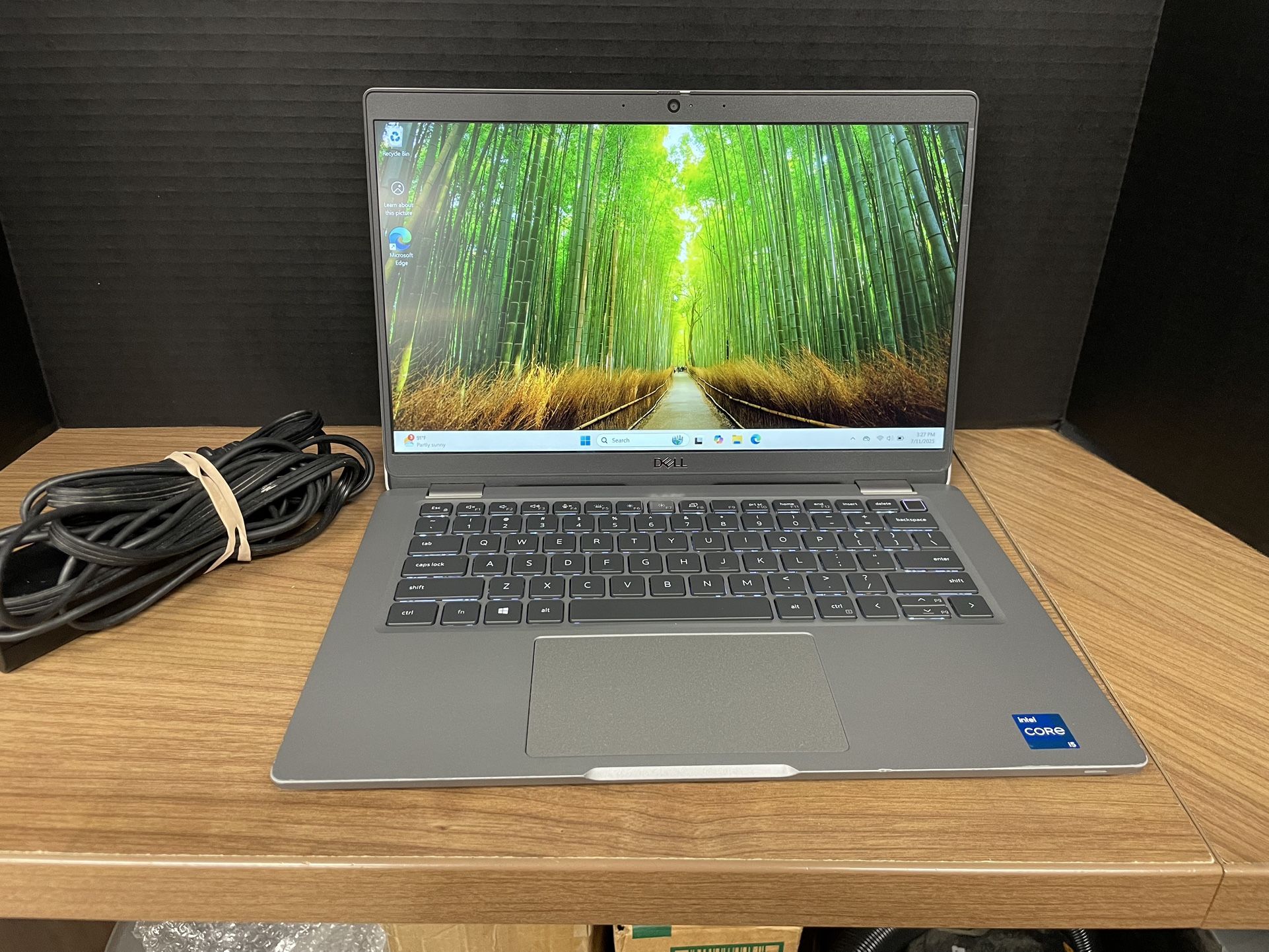 Dell Latitude 5320 256 gb 16 gb ram 2.60 GHz windows 11 i5 11th Gen no offers or trades please!!