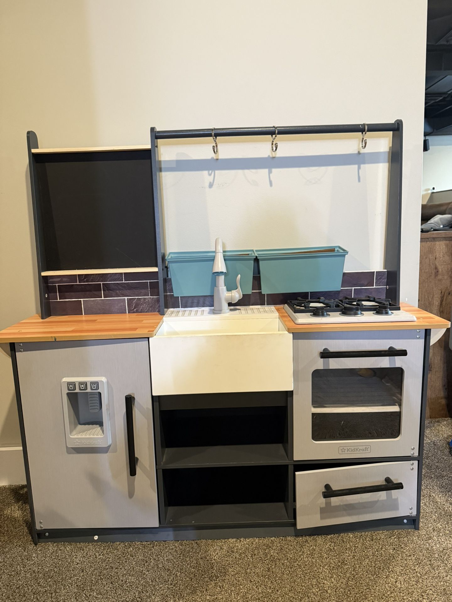Play kitchen