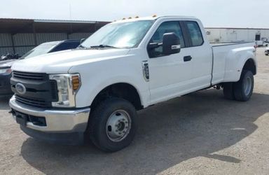 2018 Ford F350 Super Duty Super Cab