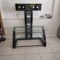 Tv Standard but one. Glass down Is Missing Max Weight is 150 Lbs 