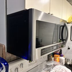2023 Microwave OTR Oven 1.7 cu.ft. 