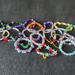 Taylor Swift 19 Friendship Bracelets 