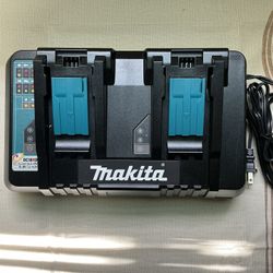 Makita. 18V Lithium-Ion Dual Port Rapid Optimum Charger. DC18RD.