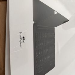 Brand New Apple Smart Keyboard For iPad