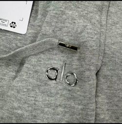 Alo grey uncuffed sweats all sizes✅️