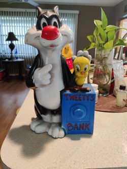 Disney Tweety Bank
