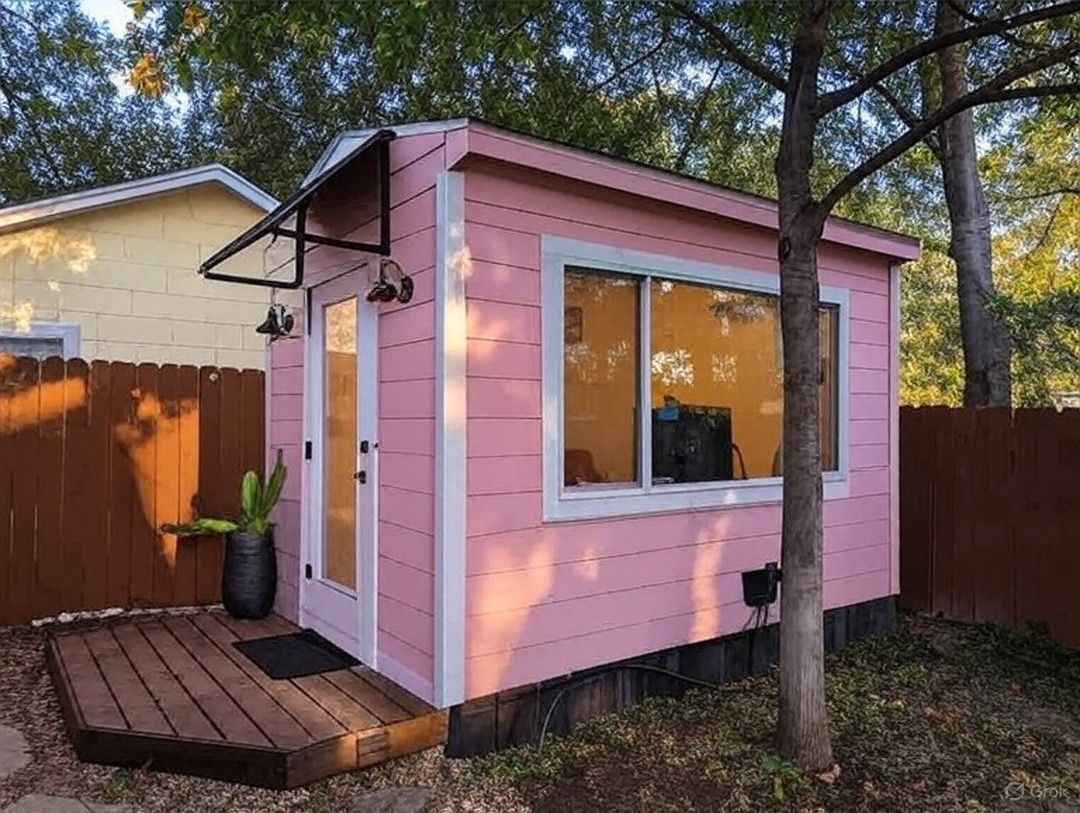 Storage Shed / Mobile Office Pink