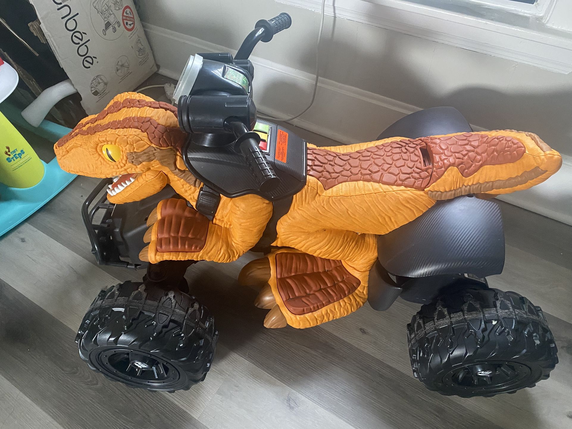 Dinosaur Power wheel 12v