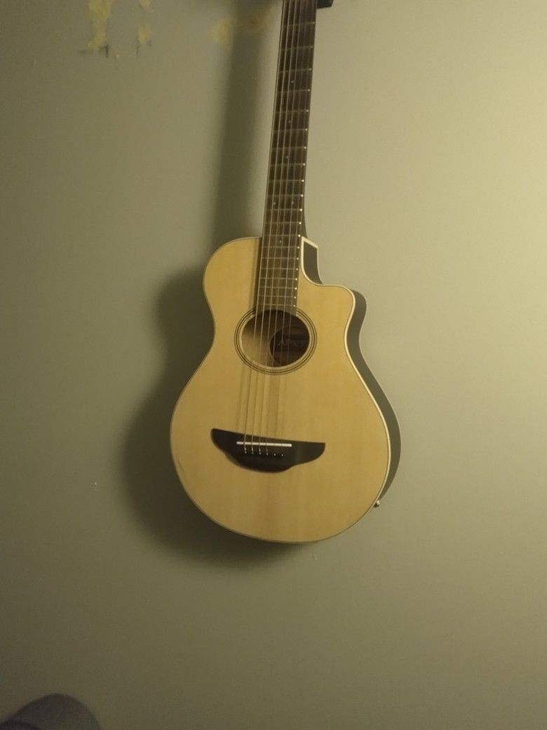 Yamaha APXT2 3/4 (Pls be reasonable) Electric Acoustic Guitar | Preamp | Cutaway | 21 Frets