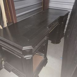 Large Black Desk (Extravagant)