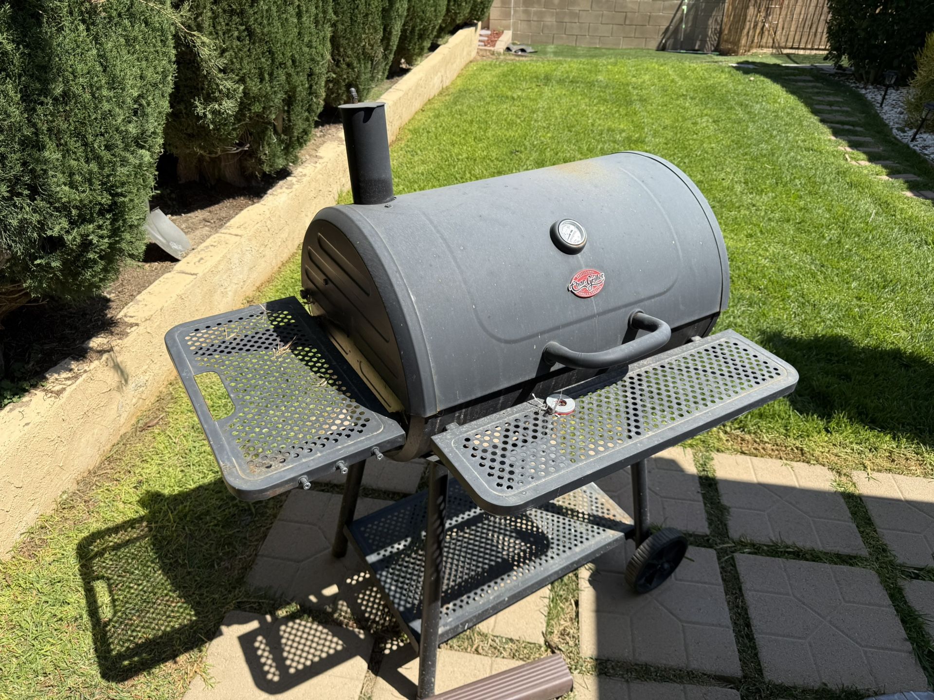 Grill/Smoker And Stone Fire Put