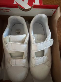Nike court legacy