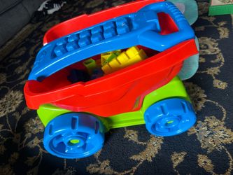Building blocks with wagon