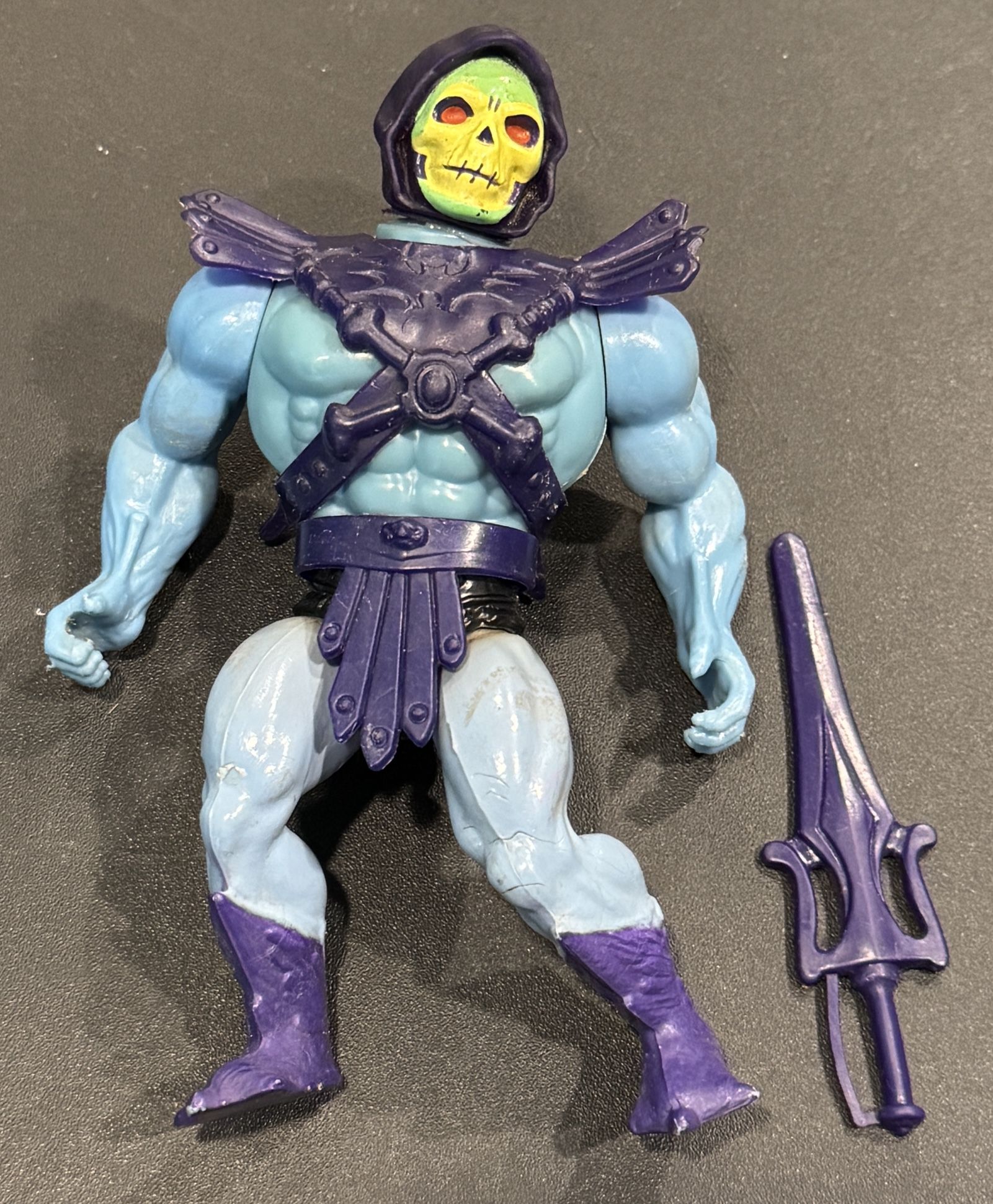 Skeletor Full Boots Soft Head He-Man MOTU Mattel 1981. See Details . Used condition. Joints are Loose. Figure does not stand. Has paint loss / scuff
