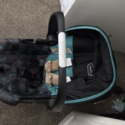 Baby car seat with base