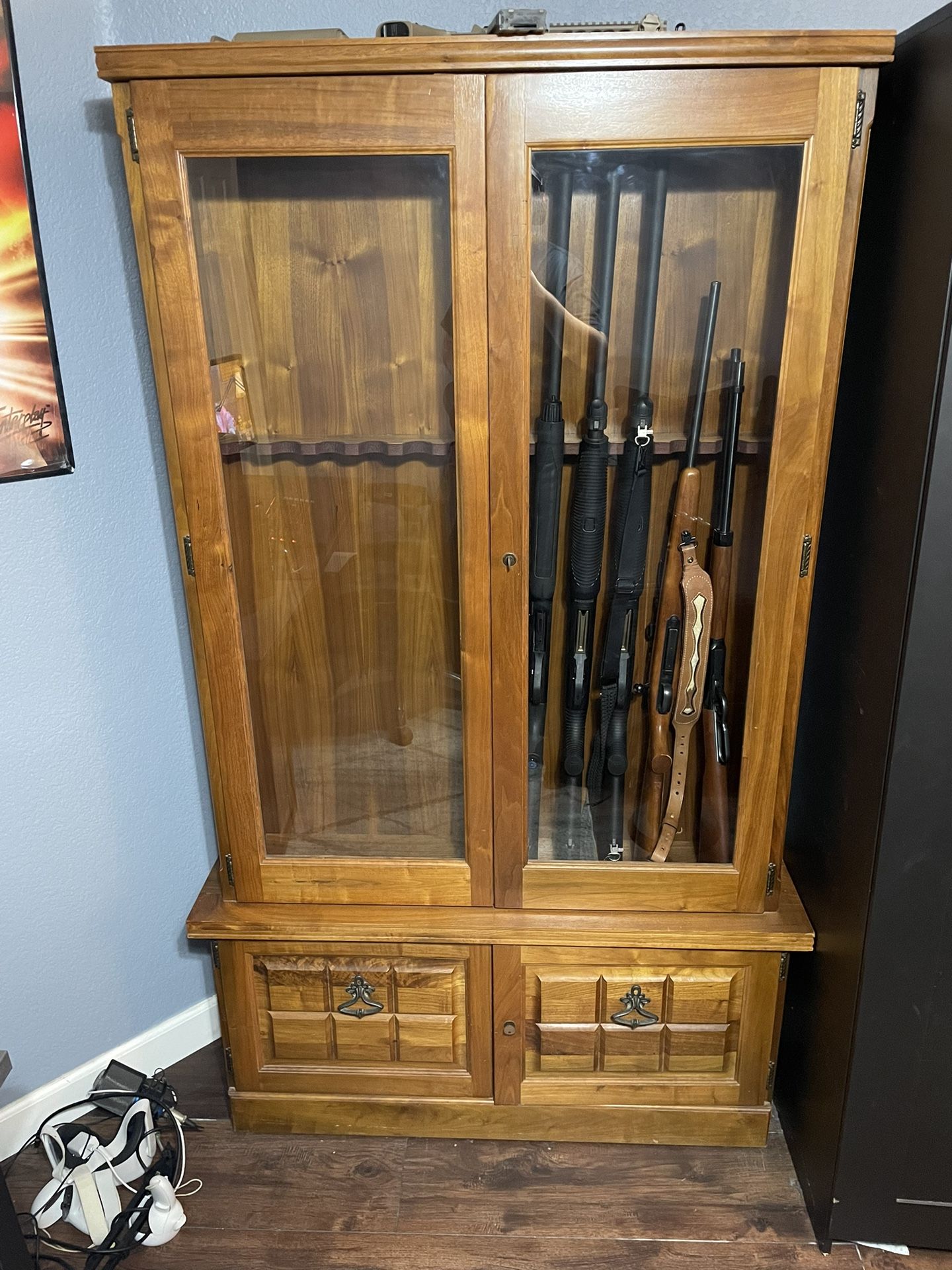 12 Gun Cabinet W/Storage 75x44x11