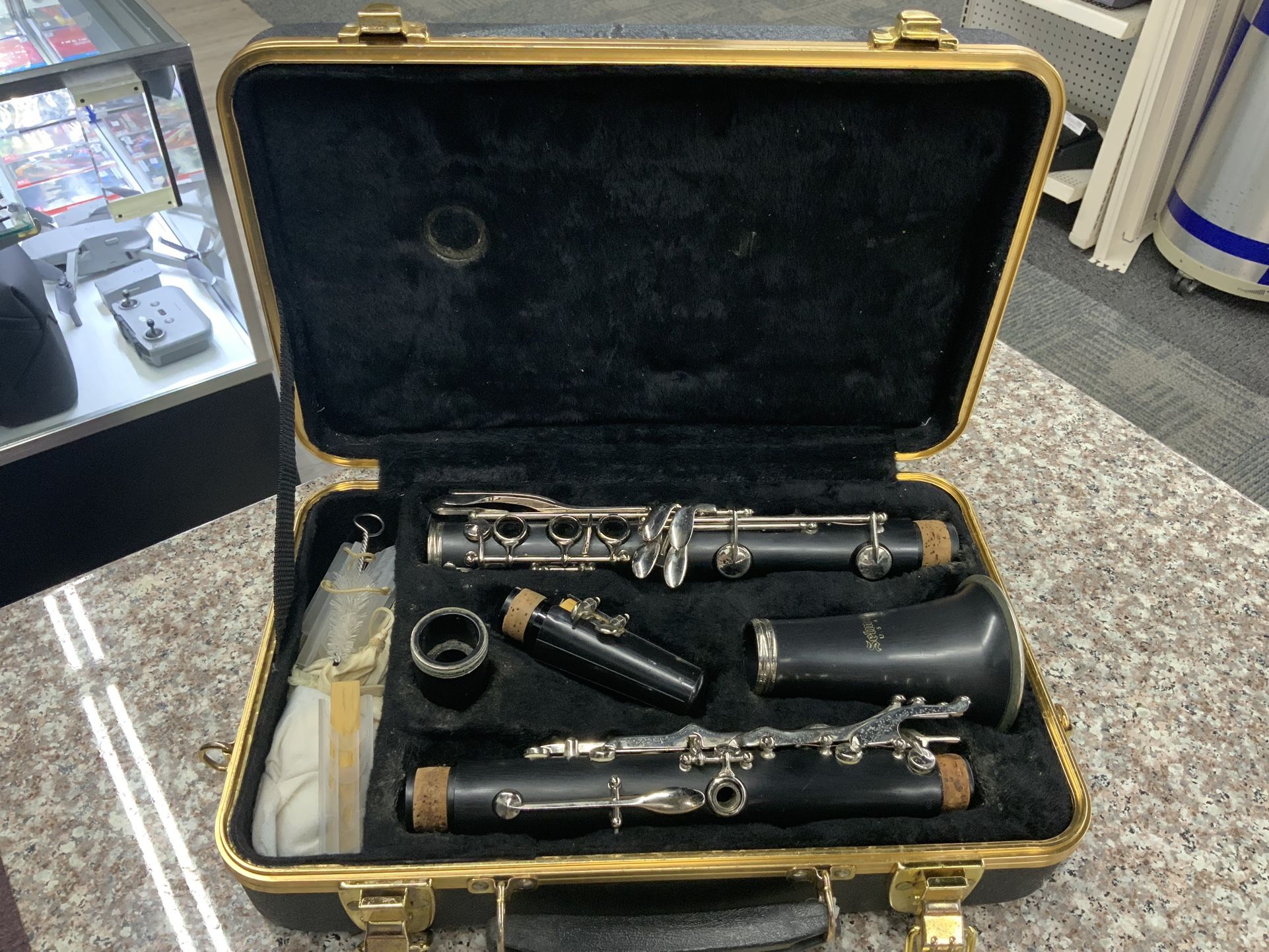 Selmer 1400 Student Clarinet With Hard Case