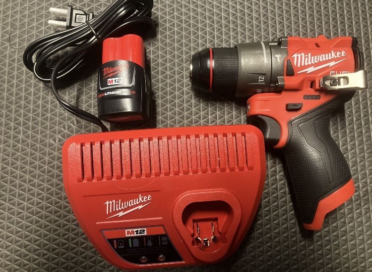 New Milwaukee Fuel M12 Hammer Drill 2AH Battery and Charger