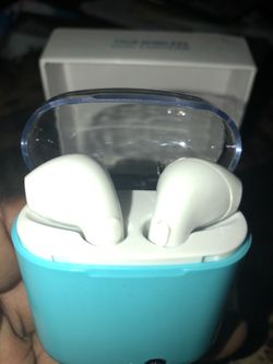 Airpods new in box works for all phones that use bluetooth ONLY WHITE WITH BLUE CASE REMAINING
