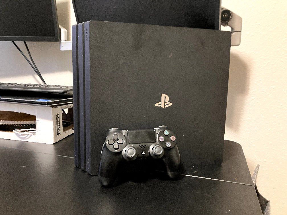 PS4 PRO & Call Of Duty (Just 1 Year Old)