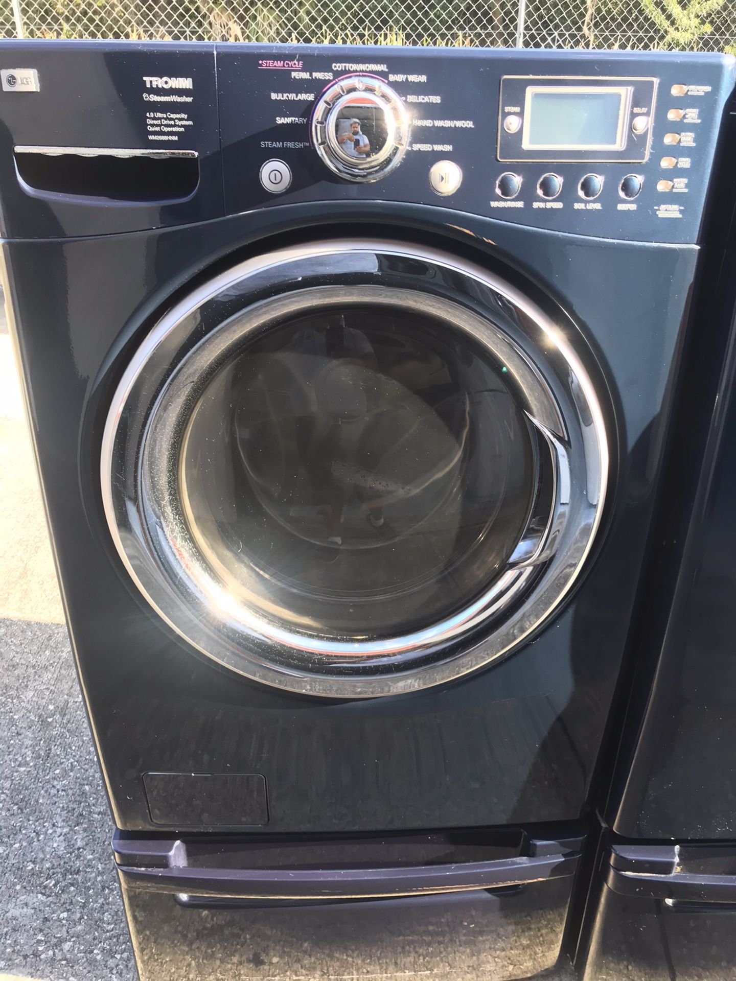 Lg Washer And Dryer On Pedestal