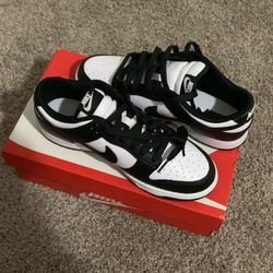 Nike  -  Size 8
