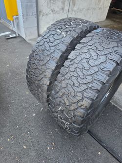 2 used tires Lt285 75r17 Bfgoodrich K02 $150.00