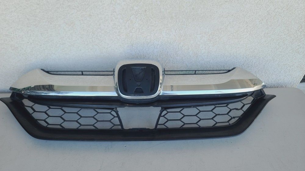 2017 - 2022 HONDA CRV CR-V GRILLE GRILL GENUINE USED OEM.  Alm