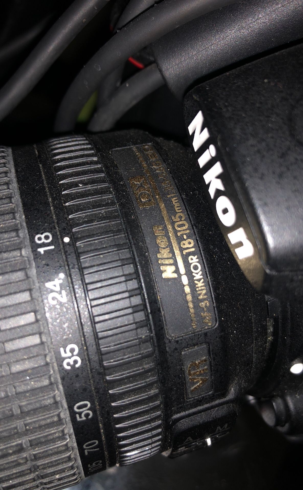 Nikon D7000 w AF-S 18-105mm Lens & Battery Wall Plug