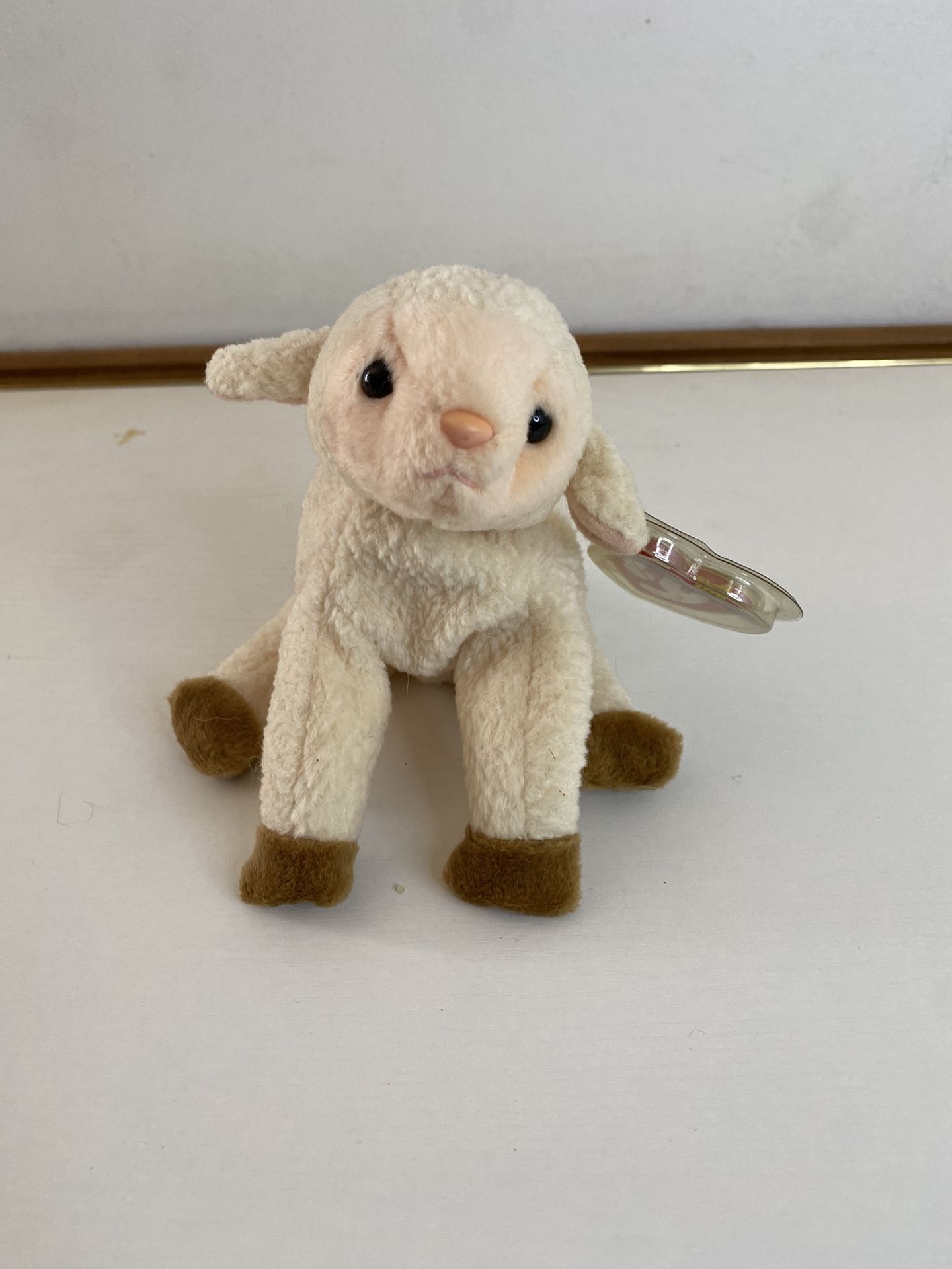 Ty Beanie Baby - EWEY the Lamb (5.5 Inch) Stuffed Animal Toy
