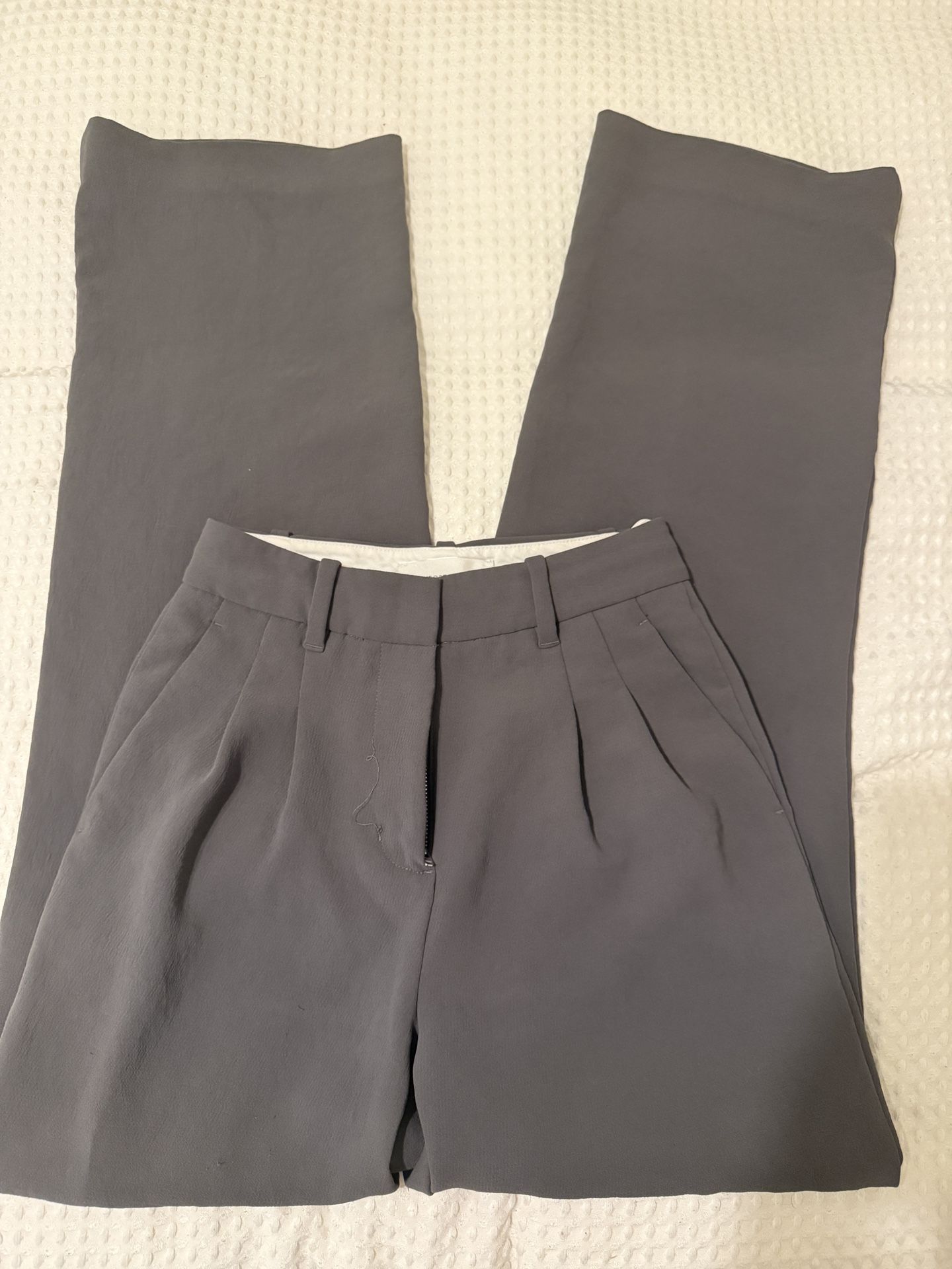 Aritzia Effortless pant
