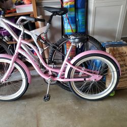Girls  Schwinn  Bike 