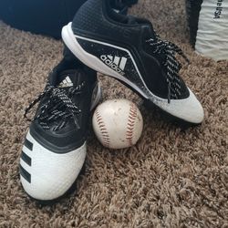 Black baseball cleats Adidas
size 3 