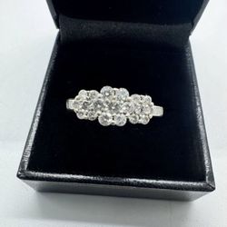 Ladies Diamond Ring 