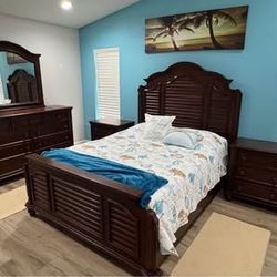 5 Piece Queen Bedroom Set