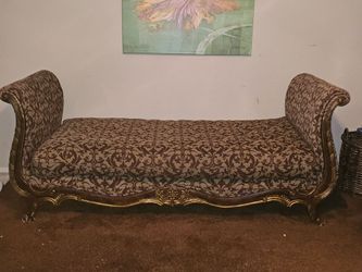 Paul Robert's Victorian Style Chaise Lounge Daybed