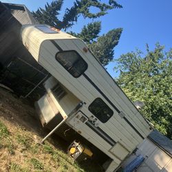 1990 CASCADE CAMPER