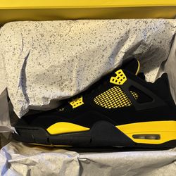 Jordan Retro Thunder 4s