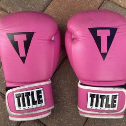 TITLE Women’s 14oz Boxing Gloves 