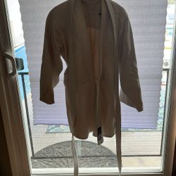 Adult White  martial Arts Robe/Gee authentic with Belt
