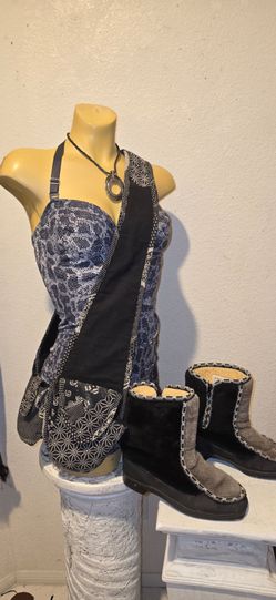 Snake print dress with organic hippie purse