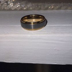 size 7-8 mens tungsten gold sliver  wedding band  ring 